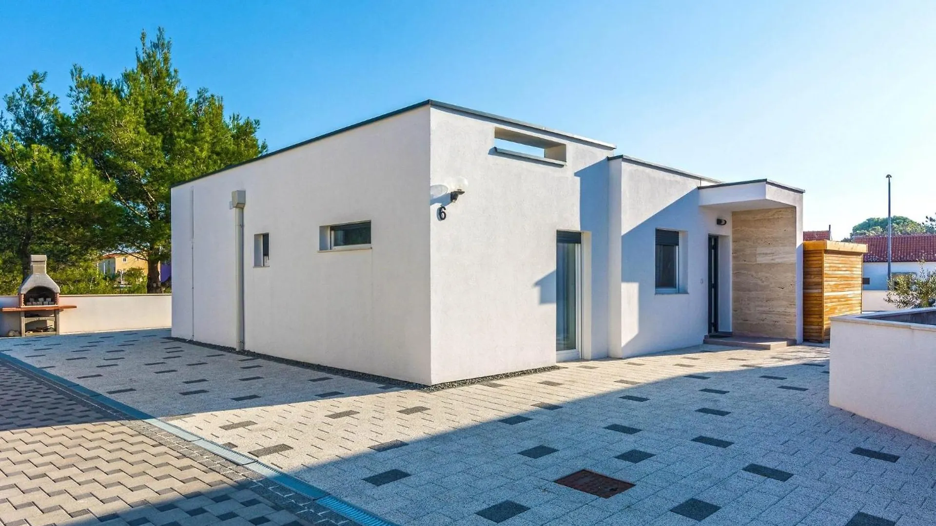 Luxury Villa With A Swimming Pool Vir - 23776